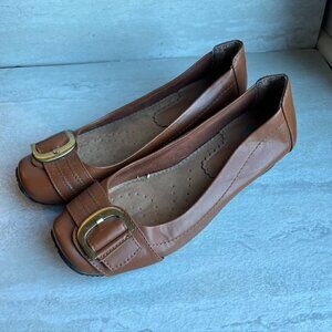 ** Yuu Slip On Tan Buckle Design Shoes Loafer Flats Leather 7